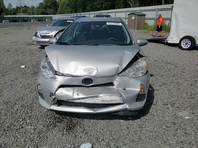 2013 Toyota Prius C VIN: JTDKDTB31D1555402 Lot: 65773504