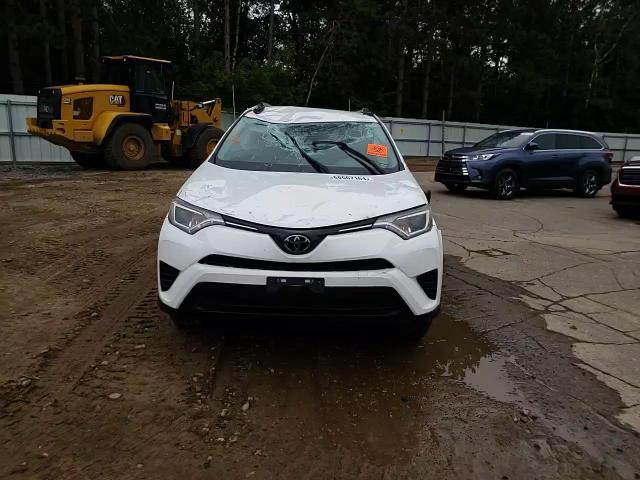 2018 Toyota Rav4 Le VIN: 2T3BFREV8JW777247 Lot: 68667164