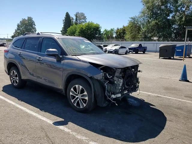 2022 Toyota Highlander Xle VIN: 5TDHZRAH3NS113804 Lot: 68066214