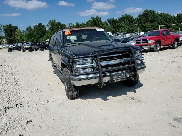 1999 Chevrolet Suburban K2500 VIN: 1GNGK26J6XJ444189 Lot: 68249474