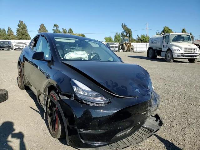 2021 Tesla Model Y VIN: 5YJYGDEE4MF152168 Lot: 68386174