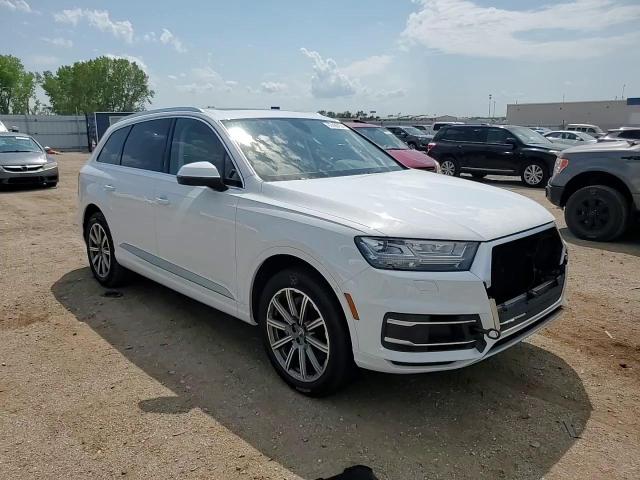 WA1LHAF72KD043602 2019 Audi Q7 Premium Plus