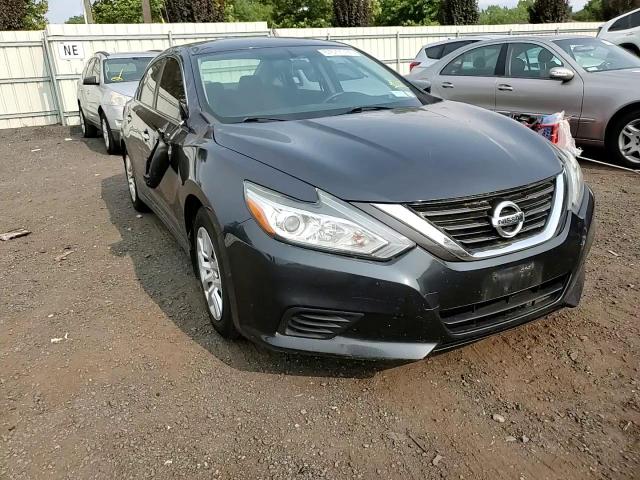 2017 Nissan Altima - Image 11
