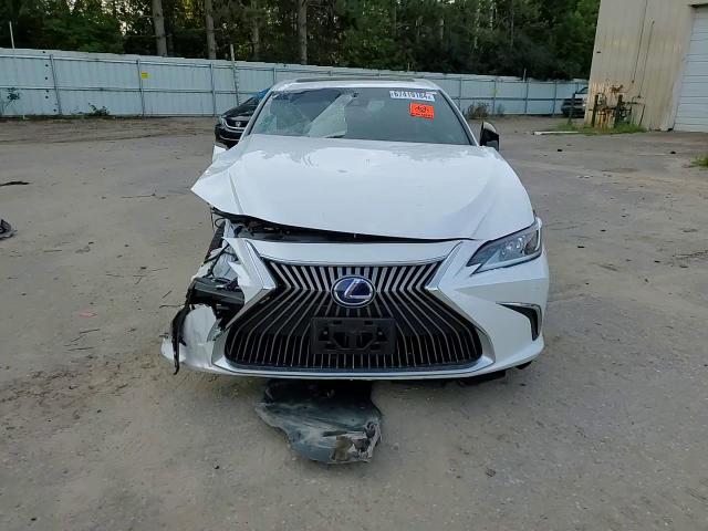 2021 Lexus ES - Image 11