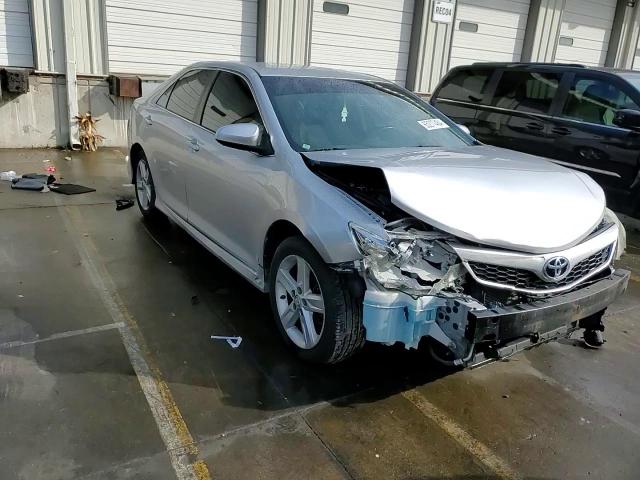2014 Toyota Camry - Image 11