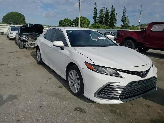 2022 Toyota Camry Le VIN: 4T1C11AK7NU673587 Lot: 68472604