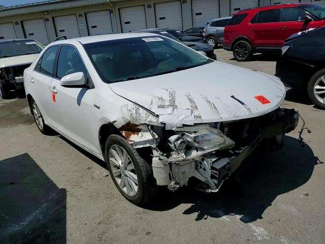 2014 Toyota Camry - Image 11