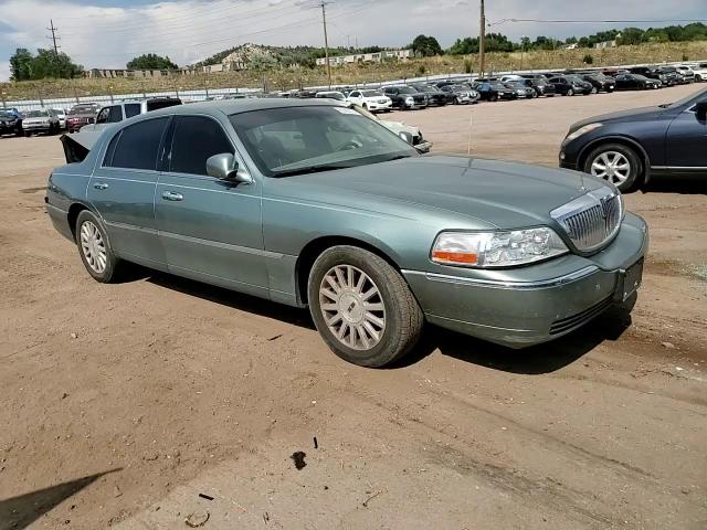 2004 Lincoln Town Car Executive VIN: 1LNHM81W64Y620038 Lot: 65999214