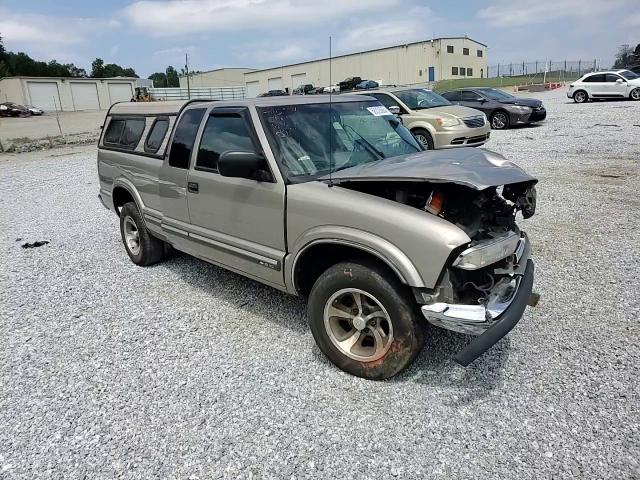 2000 Chevrolet S-10 Pickup - Image 10