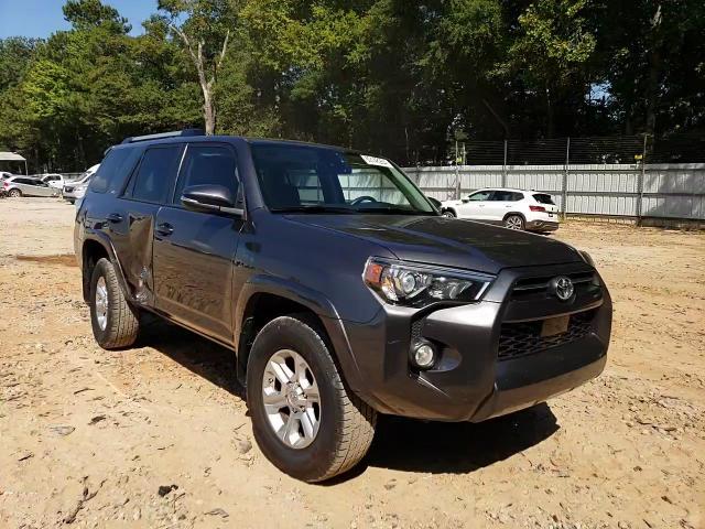 2020 Toyota 4Runner Sr5/Sr5 Premium VIN: JTEBU5JR0L5792824 Lot: 69148284