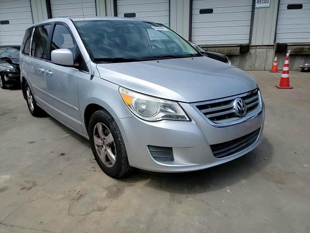 2010 Volkswagen Routan Se VIN: 2V4RW3D16AR296150 Lot: 69260444