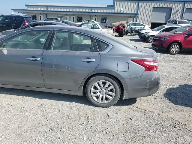 2016 Nissan Altima - Image 10