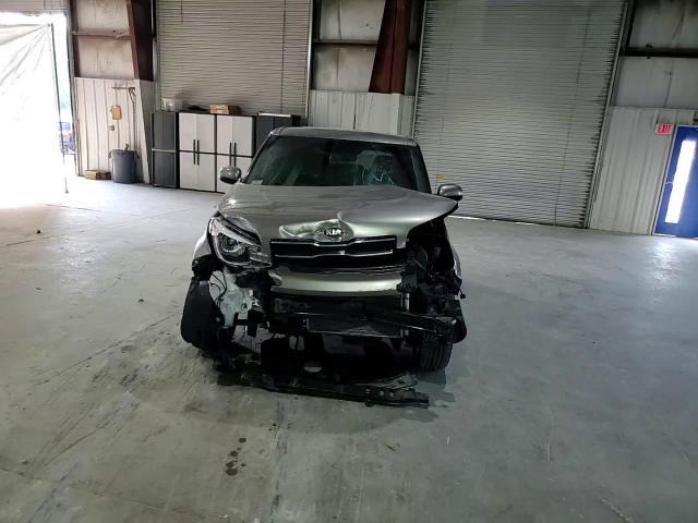 2018 Kia Soul + VIN: KNDJP3A50J7573324 Lot: 67452694