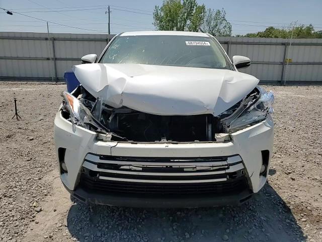 2019 Toyota Highlander - Image 11