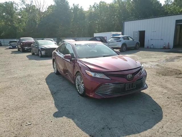 4T1B11HK5JU580028 2018 Toyota Camry L