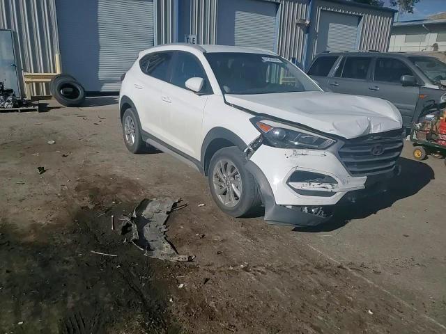 KM8J3CA46JU702943 2018 Hyundai Tucson Sel