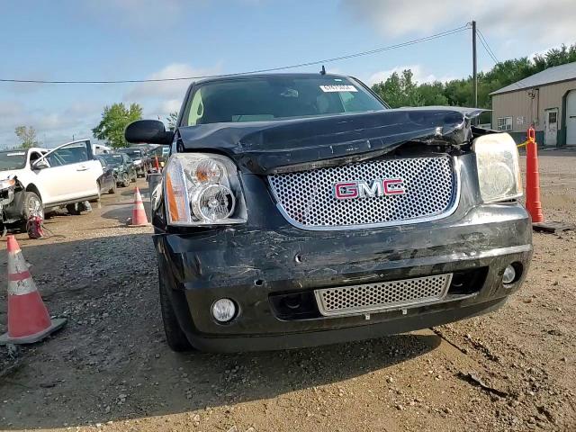 2008 GMC Yukon Denali VIN: 1GKFK63888J245633 Lot: 67475054