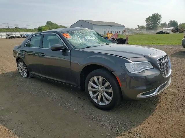 2020 Chrysler 300 Touring VIN: 2C3CCARG7LH128623 Lot: 67277364