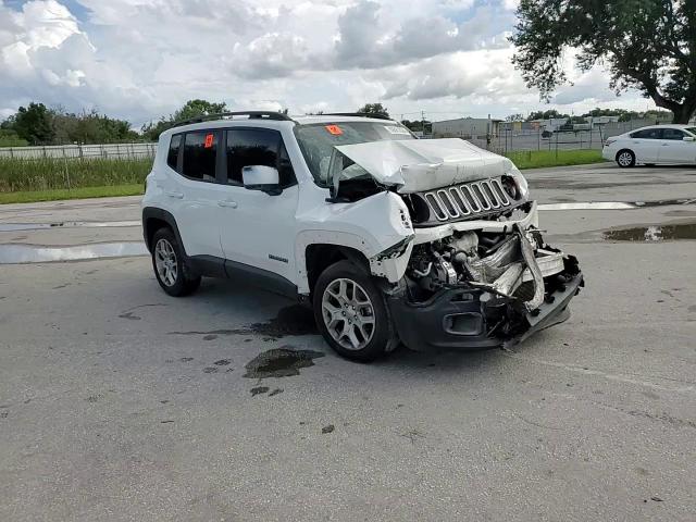 2018 Jeep Renegade - Image 11