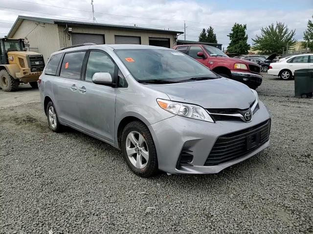 2018 Toyota Sienna Le VIN: 5TDKZ3DC0JS944481 Lot: 67123654