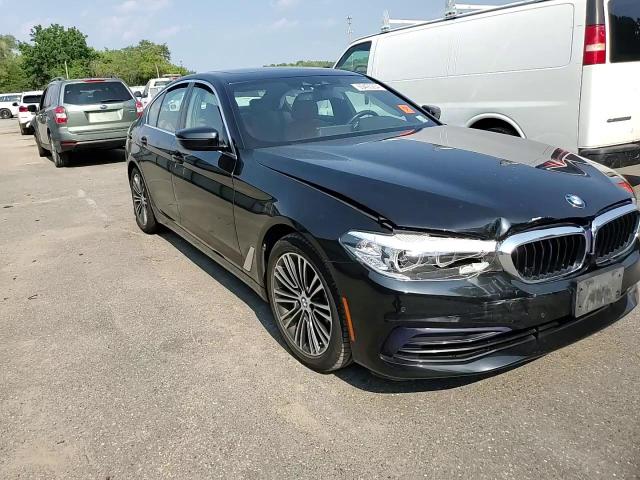 WBAJE7C5XKWW13844 2019 BMW 540 Xi