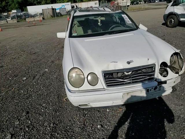 WDBJH82FXWX013155 1998 Mercedes-Benz E 320 4Matic