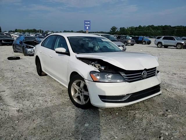 2015 Volkswagen Passat S VIN: 1VWAT7A38FC048461 Lot: 68582124