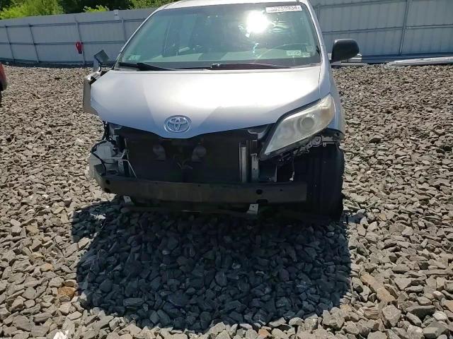 2012 Toyota Sienna - Image 12