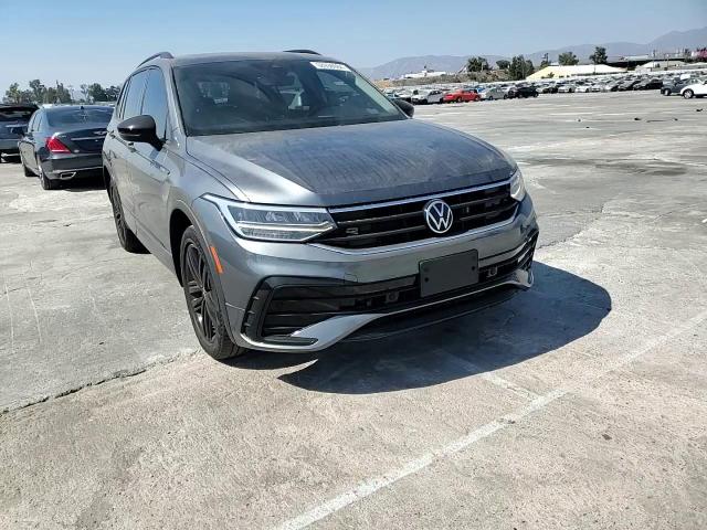 3VVCB7AX3NM133854 2022 Volkswagen Tiguan Se R-Line Black