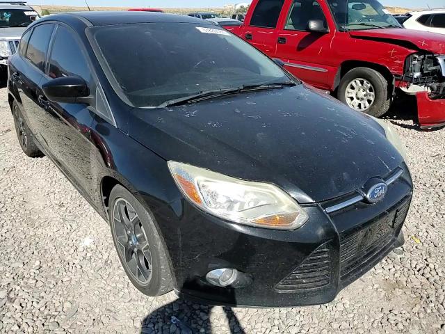 1FAHP3K26CL257977 2012 Ford Focus Se