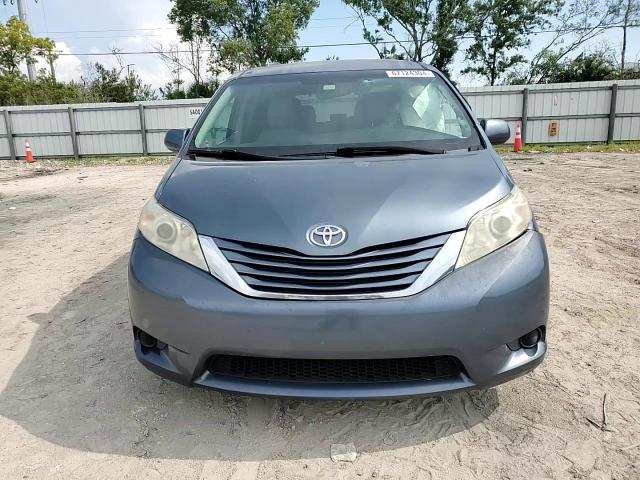 2017 Toyota Sienna Le VIN: 5TDKZ3DCXHS798455 Lot: 67124304