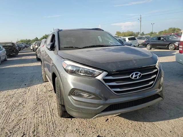 KM8J3CA24JU796755 2018 Hyundai Tucson Value