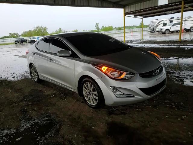 5NPDH4AE2FH594940 2015 Hyundai Elantra Se