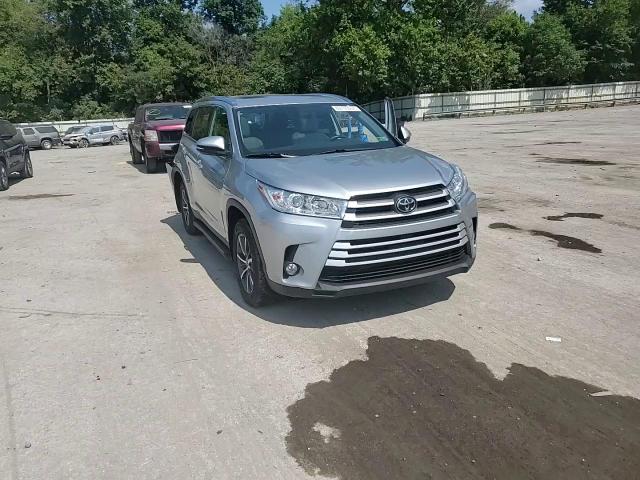 2019 Toyota Highlander Se VIN: 5TDJZRFH3KS570411 Lot: 69710064