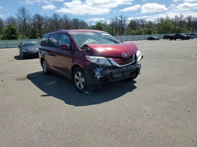 2017 Toyota Sienna Le VIN: 5TDKZ3DC5HS883669 Lot: 67281144