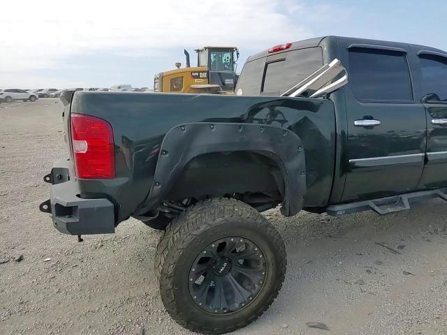 2013 Chevrolet Silverado - Image 10