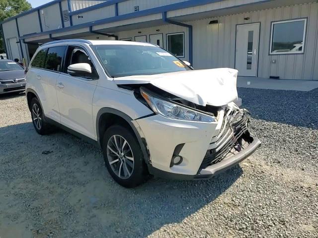 2019 Toyota Highlander Se VIN: 5TDKZRFHXKS338800 Lot: 67337284