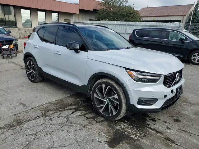 2020 Volvo Xc40 T5 R-Design VIN: YV4162UM6L2311983 Lot: 66550784