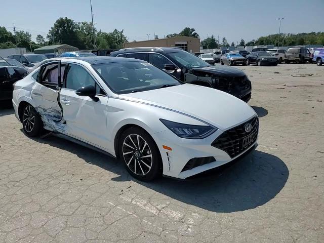 2020 Hyundai Sonata - Image 10