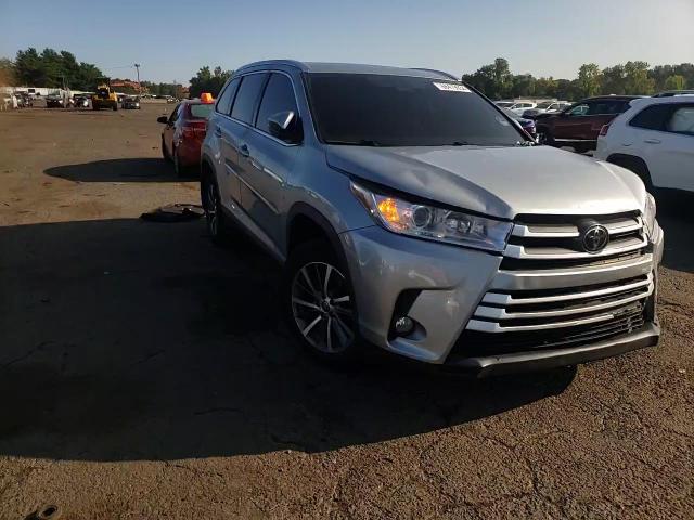 2019 Toyota Highlander Se VIN: 5TDJZRFH5KS581829 Lot: 68419934