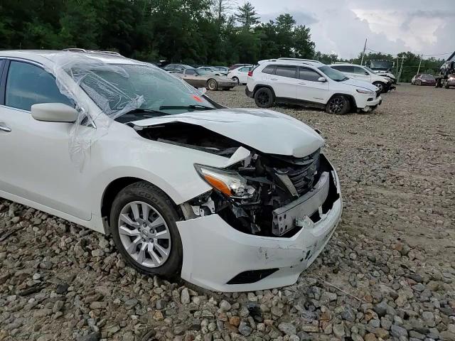 2017 Nissan Altima - Image 11