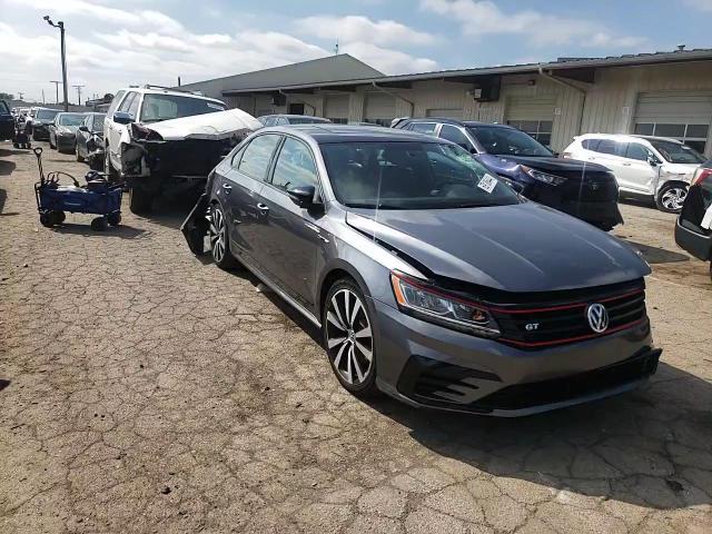 1VWJM7A30JC048461 2018 Volkswagen Passat Gt