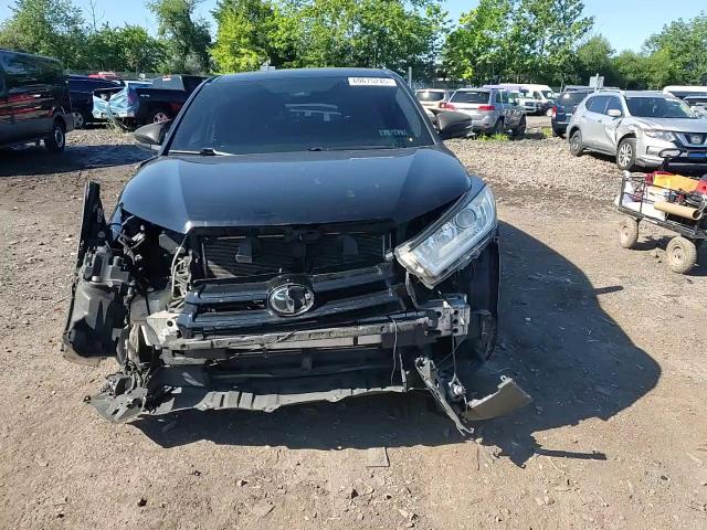 2018 Toyota Highlander Se VIN: 5TDJZRFH3JS816825 Lot: 69675245