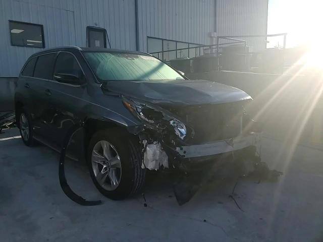 2019 Toyota Highlander Limited VIN: 5TDYZRFHXKS353856 Lot: 70135945
