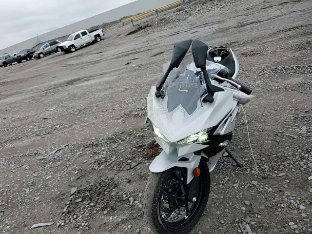 2025 Kawasaki Ex500 H VIN: ML5EXGH18SDA50080 Lot: 67310095