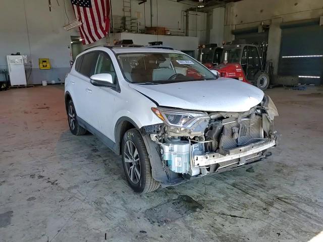 2017 Toyota Rav4 Xle VIN: JTMWFREV3HJ123864 Lot: 68973625