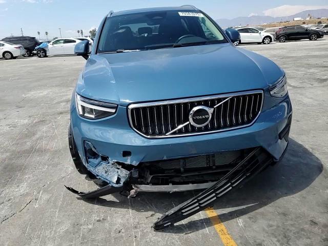 2025 Volvo Xc40 Core VIN: YV4L12UJXS2569628 Lot: 70581975