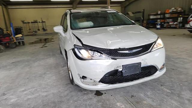 2017 Chrysler Pacifica Touring L VIN: 2C4RC1BG4HR745513 Lot: 69499765
