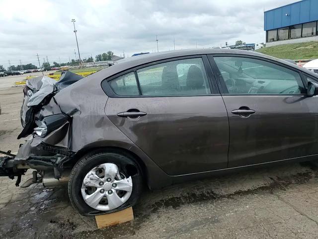 2017 Kia Forte Lx VIN: 3KPFK4A7XHE156203 Lot: 70211115