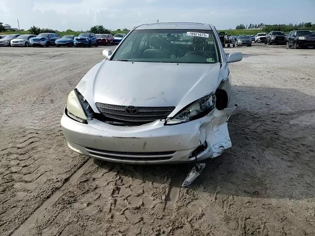 2004 Toyota Camry Le VIN: 4T1BE30K44U867117 Lot: 70921675